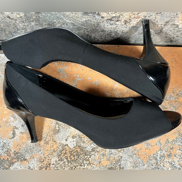 ELLEN TRACY Heels Womens Size 10 M Black Patent Leather Peep Toe Stilettos EUC - Picture 6 of 8